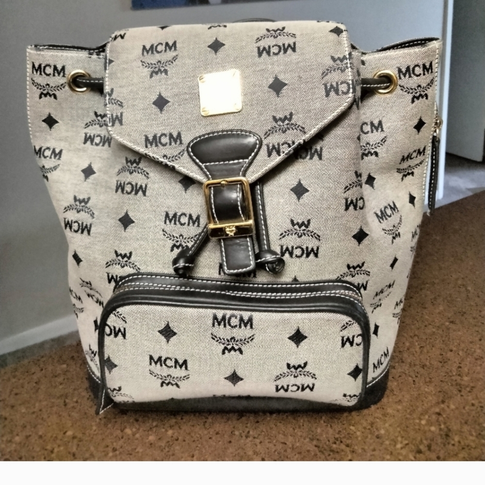 🖤🩶McM🩶🖤Backpack